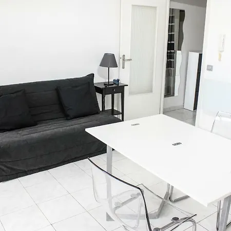 Apartment Railway Studio